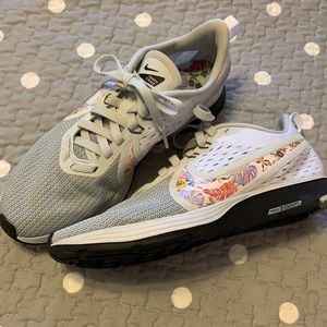 Woman’s Nike shoes